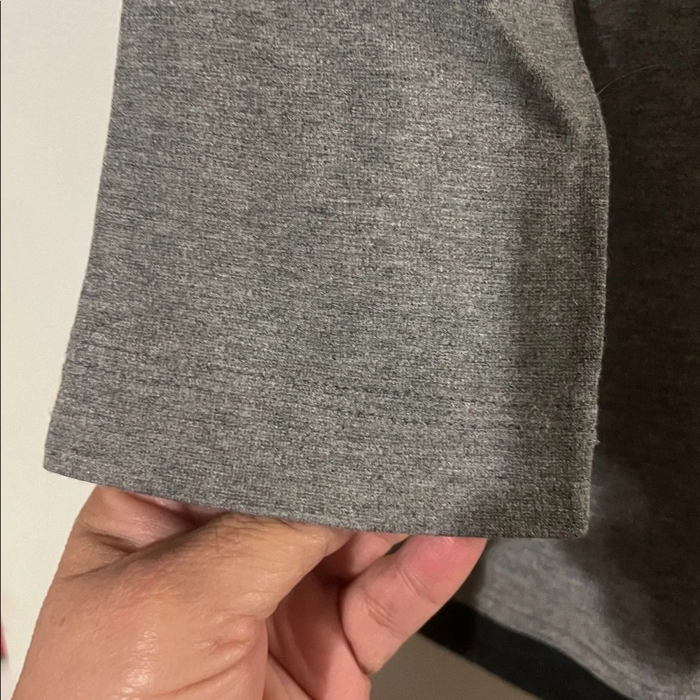 Staples gray with black detail lightweight jacket. Velcro closure. Pockets. - Picture 4 of 9